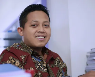 Dr. Dhanar Intan Surya Saputra M.Kom.