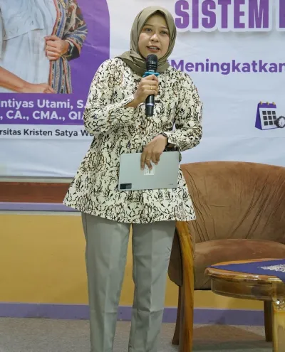 Siti Alvi Sholikhatin M.Kom.